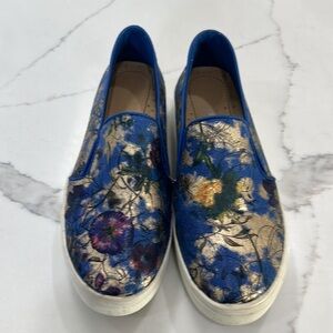 Reneeze Olga floral slip on‎ shoe size 7.5